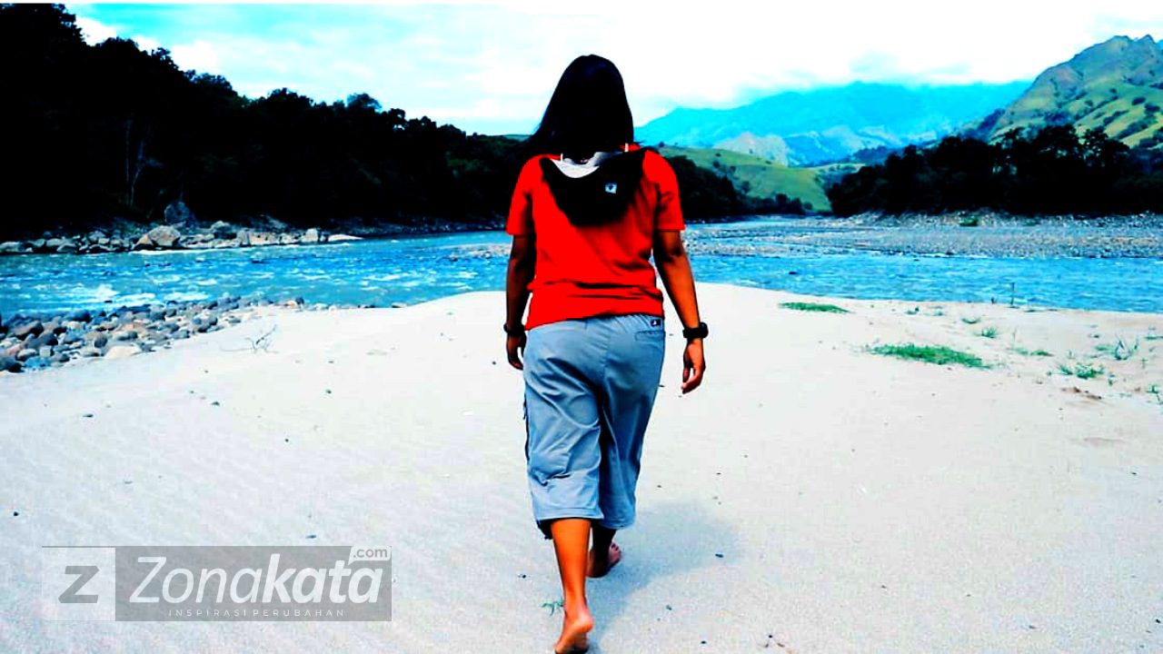 Pesona Sungai Pasir Putih Bau di Pertemuan Tiga Sungai di Bonggakaradeng