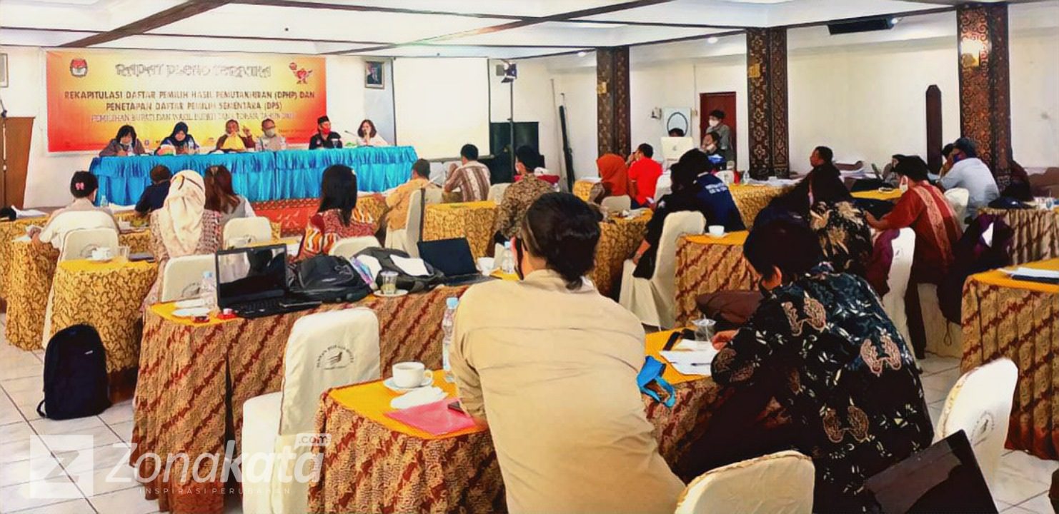 KPU Tetapkan DPS di Pilkada Tana Toraja Sebanyak 173.486 Pemilih 2 KPU Tetapkan DPS di Pilkada Tana Toraja Sebanyak 173.486 Pemilih