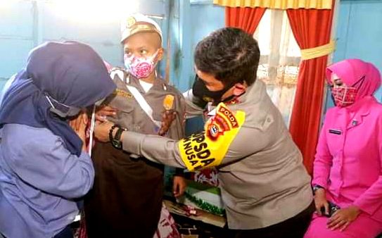 Mimpi Anak Penderita Leukimia di Wajo, Diwujudkan Kapolda 2 Mimpi Anak Penderita Leukimia di Wajo, Diwujudkan Kapolda