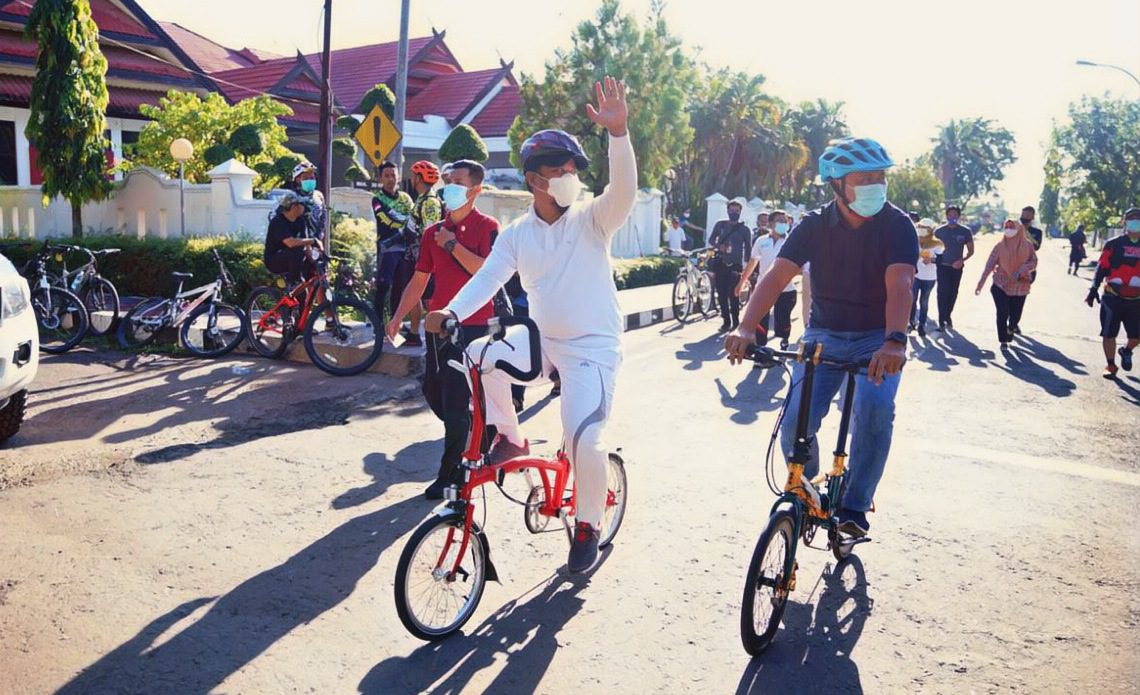 Lepas Gowes Bersedekah Fun Bike di Takalar, Wagub Sulsel Bagi-Bagi Hadiah