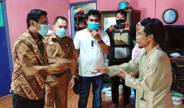 Tim Wagub Sulsel Santuni Siswa Bunuh Diri di Gowa, Ini Klarifikasi Kepseknya