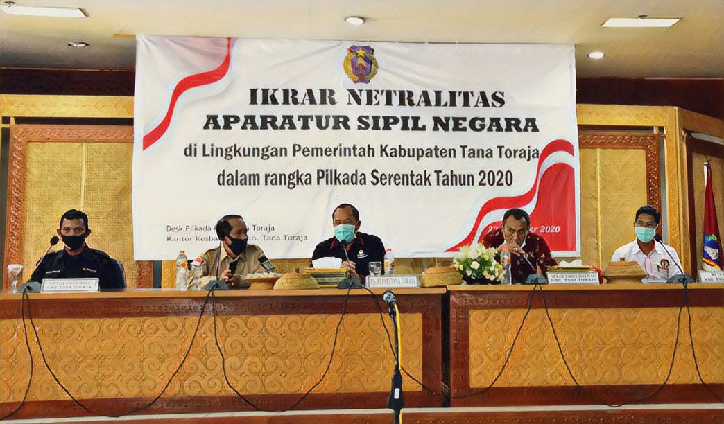 Seluruh ASN di Tana Toraja 'Berikrar' Akan Netral Dalam Pilkada 2 Seluruh ASN di Tana Toraja 'Berikrar' Akan Netral Dalam Pilkada