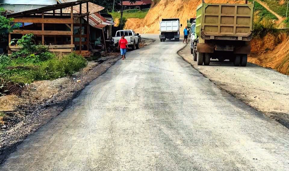 Poros Bua-Rantepao Mulai di Aspal, Tahun Ini di Targetkan 10 KM