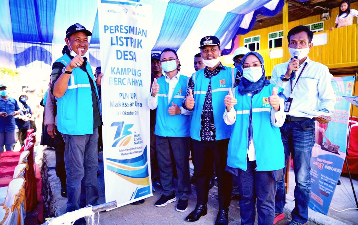 Warga Kepulauan Padang Lau Kini Mulai Menikmati Listrik 2 Warga Kepulauan Padang Lau Kini Mulai Menikmati Listrik