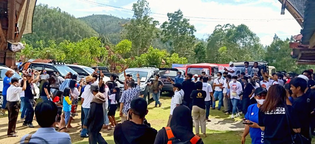 Sebelum Debat Kandidat, Theo-Zadrak Sapa Ratusan Pendukungnya