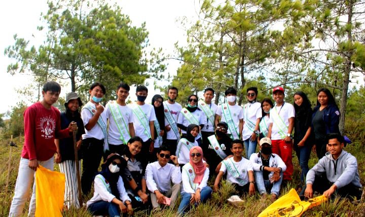 Peringati Hari Sumpah Pemuda, Duta Lingkungan dan PPGT Klasis Makale Tanam Pohon