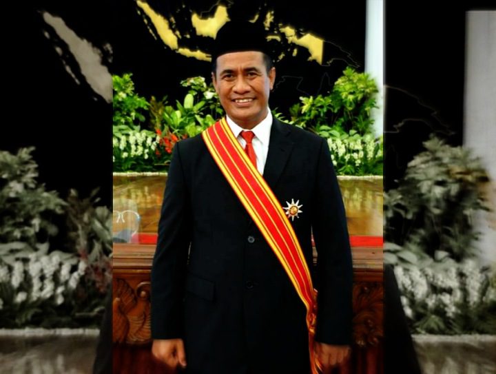 Terima Penghargaan Bintang Mahaputra, Andi Amran Sulaiman: Ini Untuk Petani 2 Terima Penghargaan Bintang Mahaputra, Andi Amran Sulaiman: Ini Untuk Petani