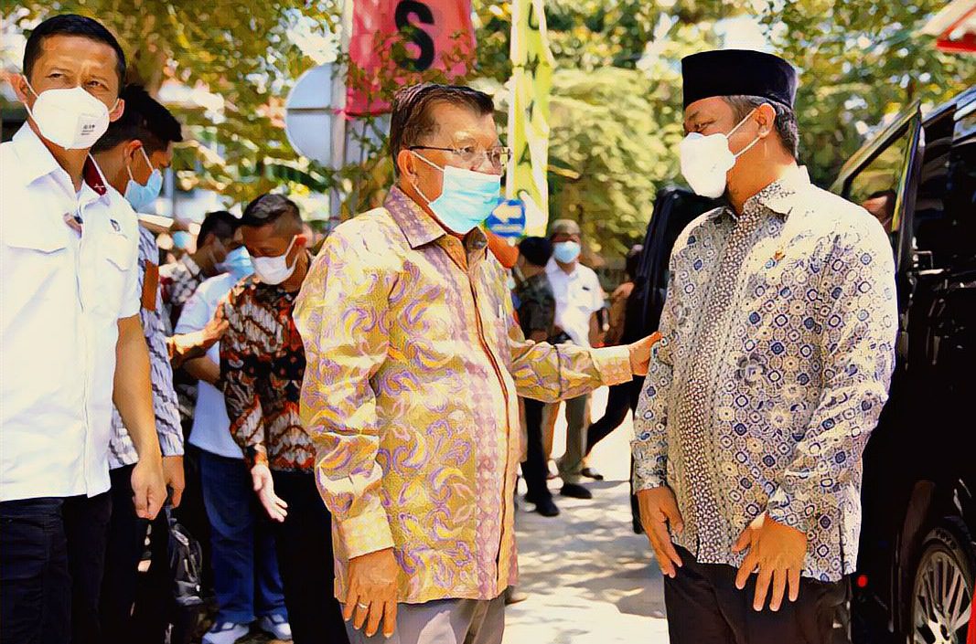 Wagub Sulsel Dampingi Jusuf Kalla Resmikan Arenatorium Unhas 3 Wagub Sulsel Dampingi Jusuf Kalla Resmikan Arenatorium Unhas