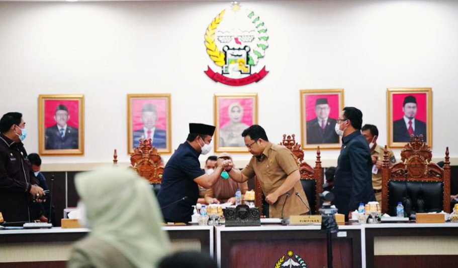 DPRD Sulsel Setuju Jawaban Atas Pandangan Fraksi Terhadap Perubahan RPJMD Tahun 2018-2023