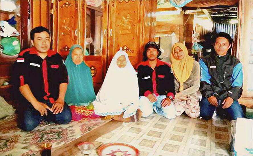 Sibidu dan Irpan Bantu Korban Kebakaran di Bungin