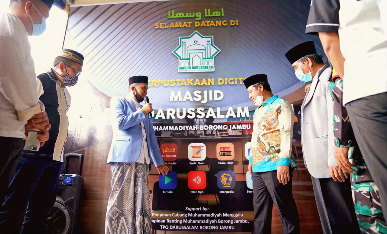 Wagub Sulsel Resmikan Perpustakaan Digital di Masjid Darussalam