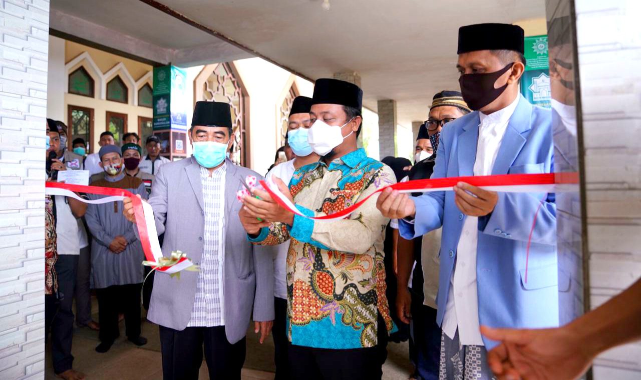 Wagub Sulsel Resmikan Perpustakaan Digital di Masjid Darussalam