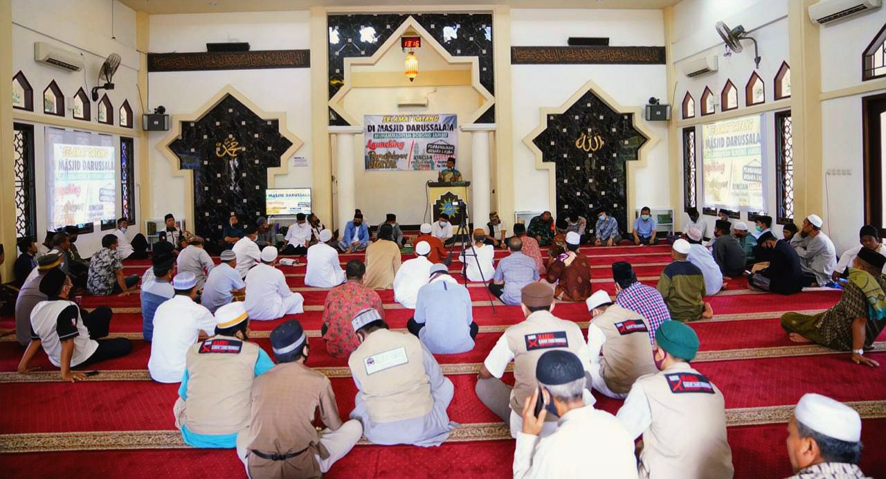 Wagub Sulsel Resmikan Perpustakaan Digital di Masjid Darussalam