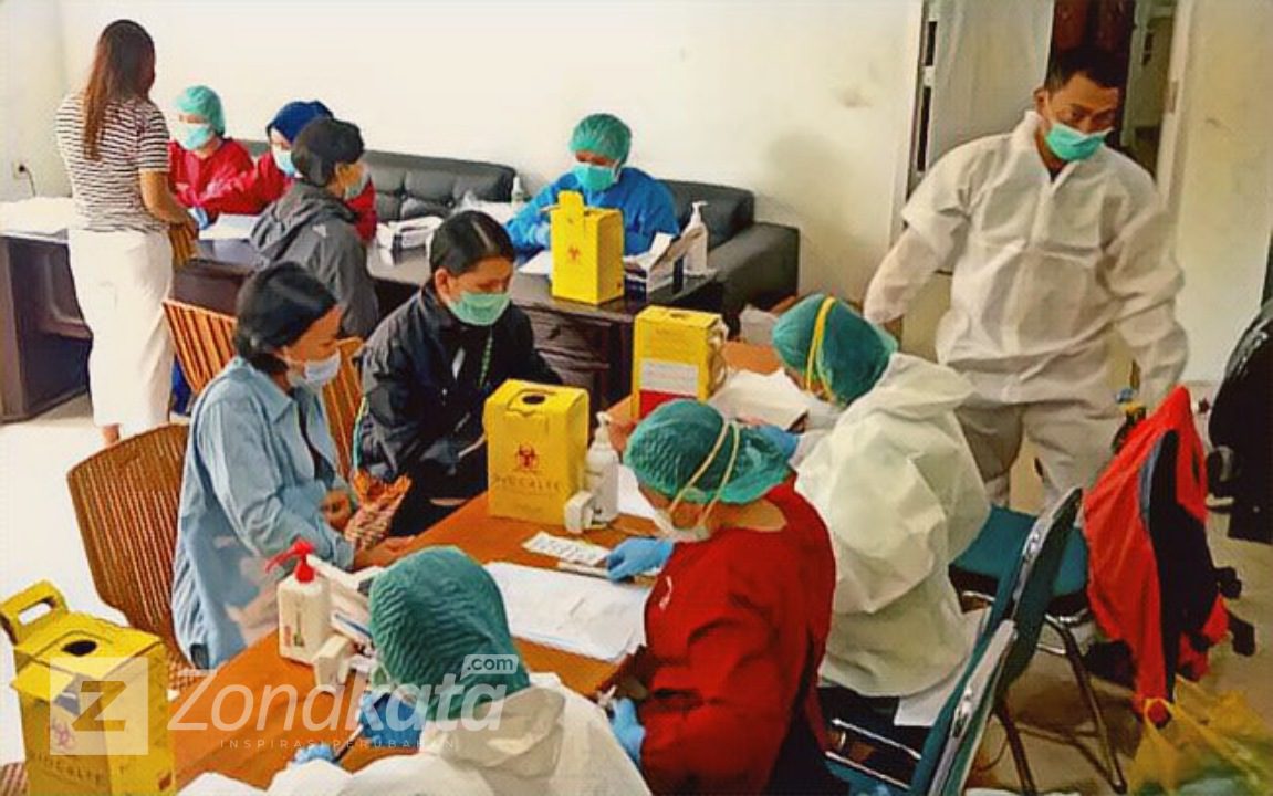 Seluruh Pengawas TPS di Tana Toraja Jalani Rapid Test