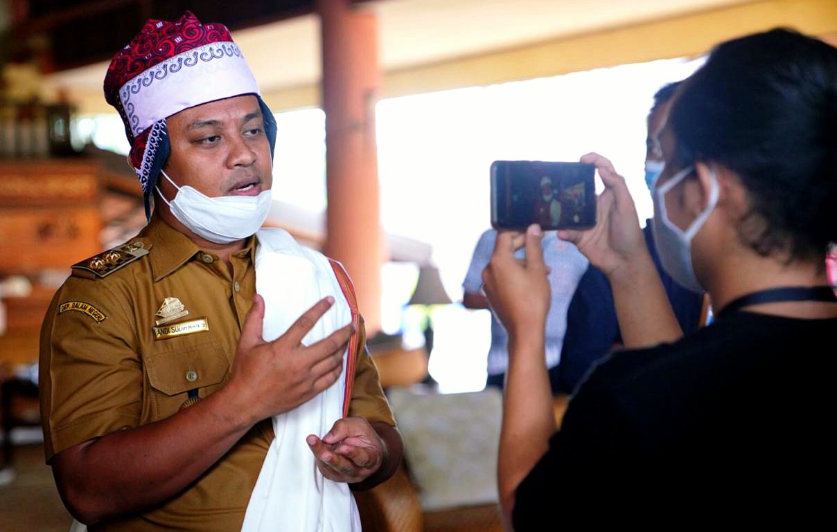 Wagub Sulsel Kecam Pembunuhan Satu Keluarga di Poso