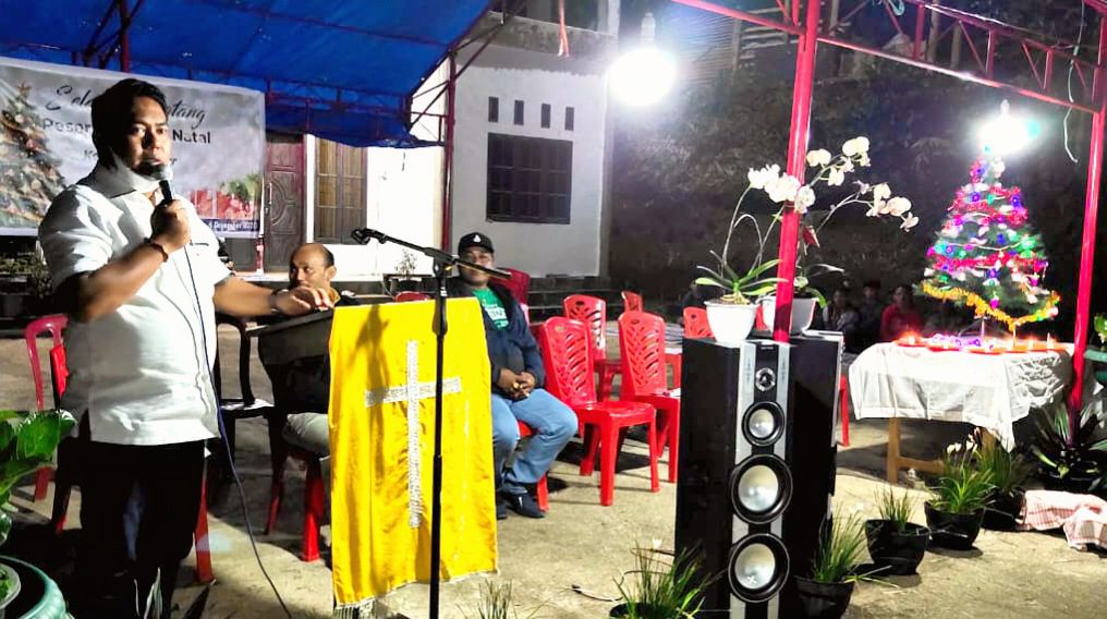 Kampanye Terakhir, Paslon 'RINDU' Gelar Natal Bersama Masyarakat Tikala 1 Kampanye Terakhir, Paslon ‘RINDU’ Gelar Natal Bersama Masyarakat Tikala