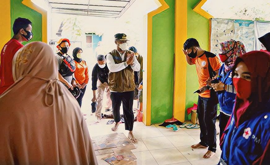 Wagub Sulsel Sambangi Pengungsi Korban Banjir di Antang