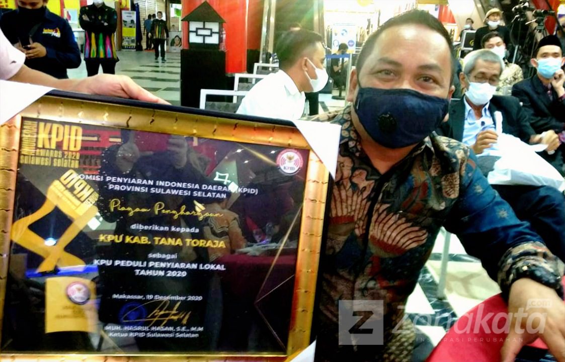 KPID Award 2020, KPU Tana Toraja Sabet Satu Penghargaan 2 KPID Award 2020, KPU Tana Toraja Sabet Satu Penghargaan