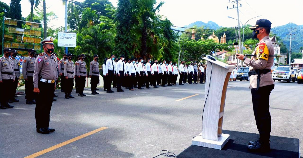 Jelang Nataru, Polres Tana Toraja Tempatkan Pos Pengamanan di Sejumlah Objek Vital 2 Jelang Nataru, Polres Tana Toraja Tempatkan Pos Pengamanan di Sejumlah Objek Vital