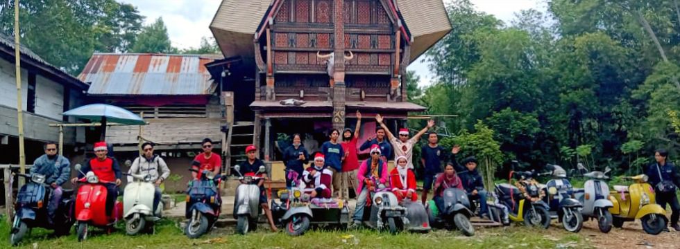 Bersama Sinterklas, Gabungan Komunitas Bagikan Bingkisan Natal Untuk 500 Anak Toraja 2 Bersama Sinterklas, Gabungan Komunitas Bagikan Bingkisan Natal Untuk 500 Anak Toraja