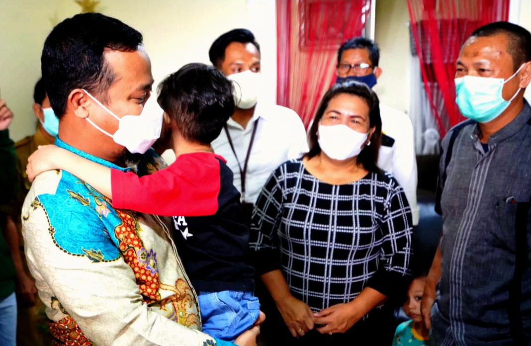 Wagub Kunjungi Rumah Ricko Mahulette Korban Pesawat Sriwijaya Air SJ 182