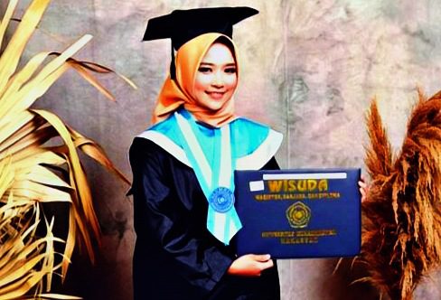 Khaula ‘Gadis Toraja’ Wisudawan Terbaik di Fakultas Kedokteran Unismuh