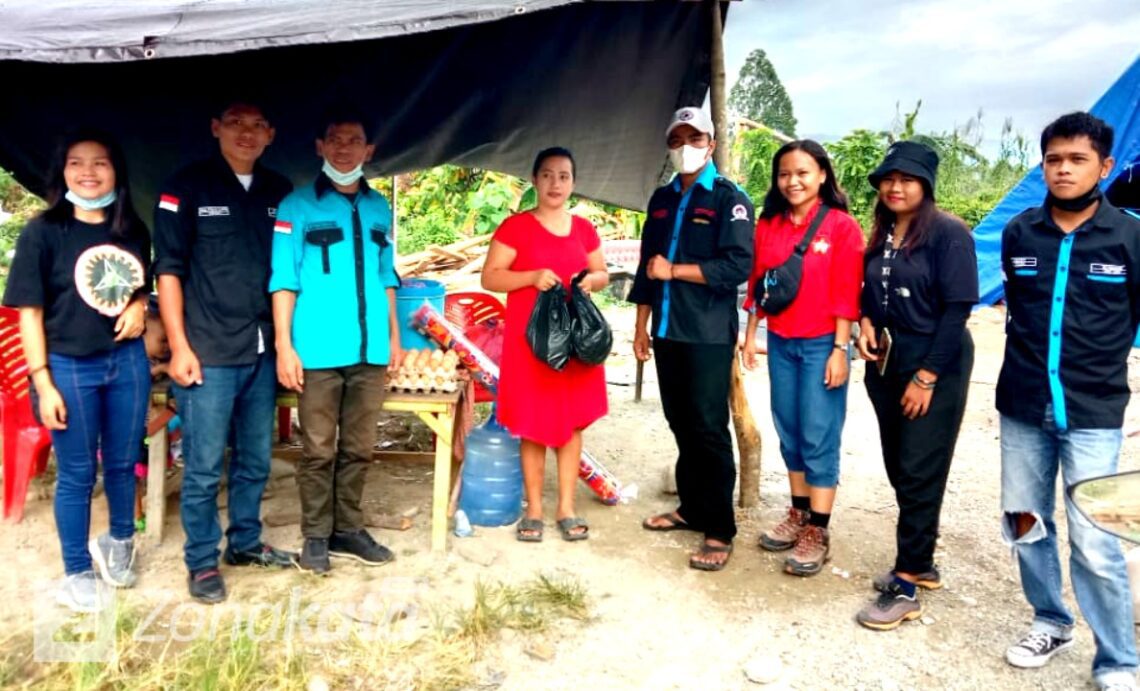Aliansi Mahasiswa dan Pemuda Toraja Bantu Korban Bencana Puting Beliung di Salupao Luwu
