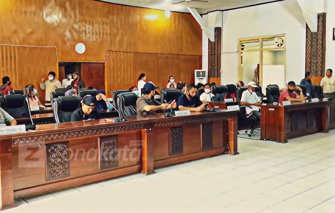 Pedagang Pertokoan Rantepao Kembali Mengadu ke DPRD