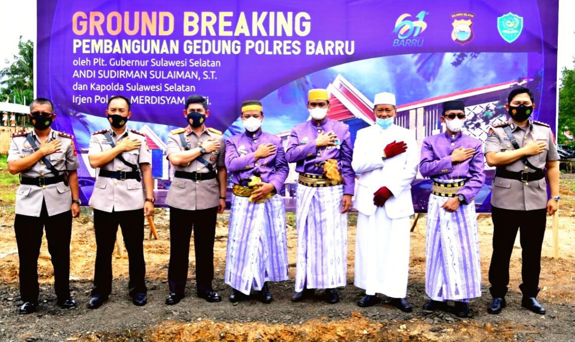 Hadiri HUT Barru, Plt Gubernur Minta Daerah Lakukan Refocusing Anggaran 3 Hadiri HUT Barru, Plt Gubernur Minta Daerah Lakukan Refocusing Anggaran