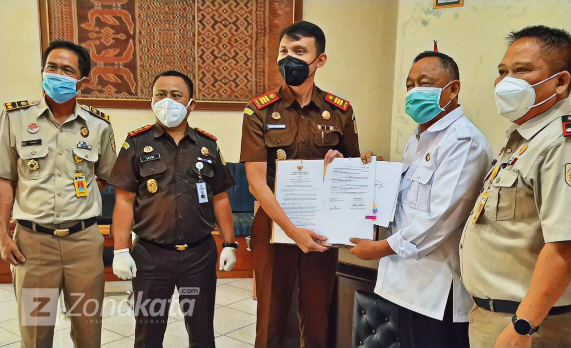Pemkab Toraja Utara Hibahkan Lahan Untuk Kantor Kejaksaan