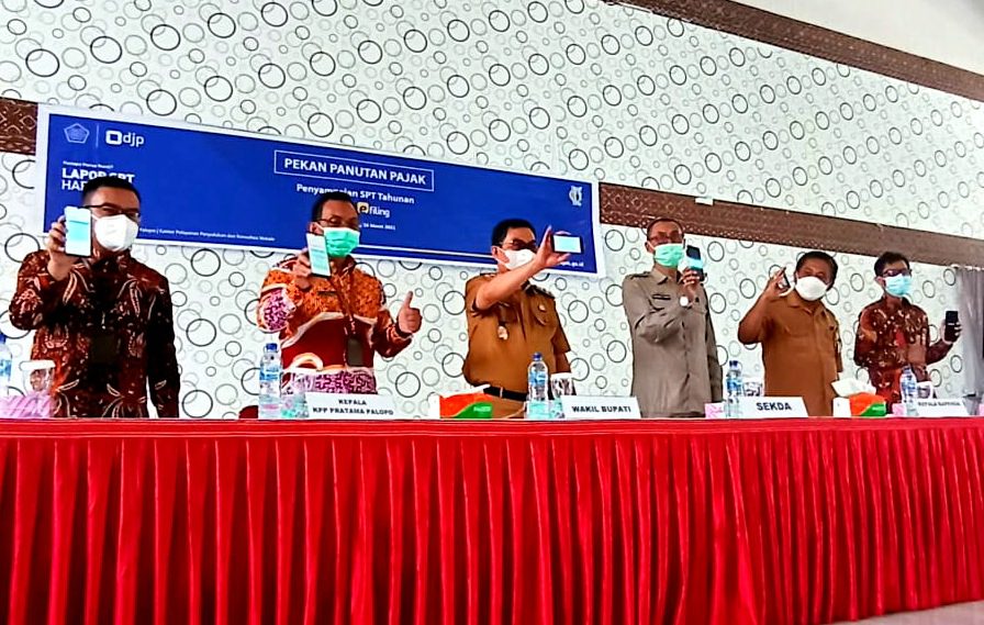 dr.Zadrak Ajak ASN dan Masyarakat Bayar Pajak Tepat Waktu