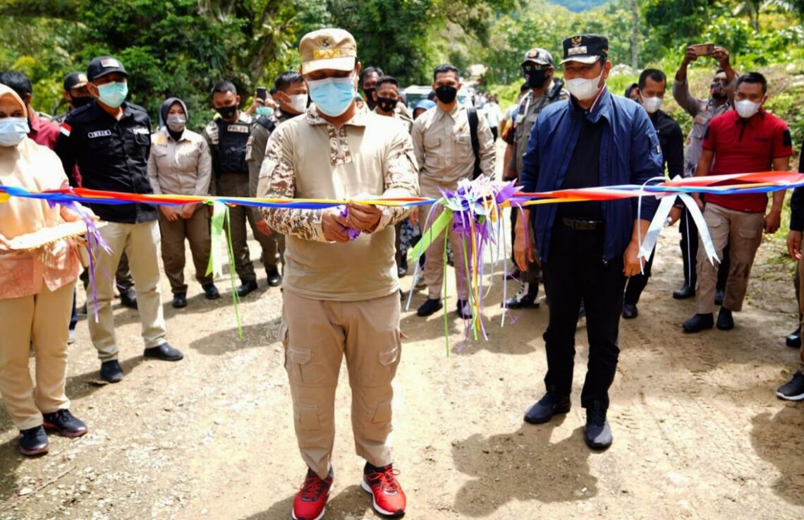 Dulu Terisolir, Kini Poros Kadundung-Latimojong di Resmikan Plt Gubernur