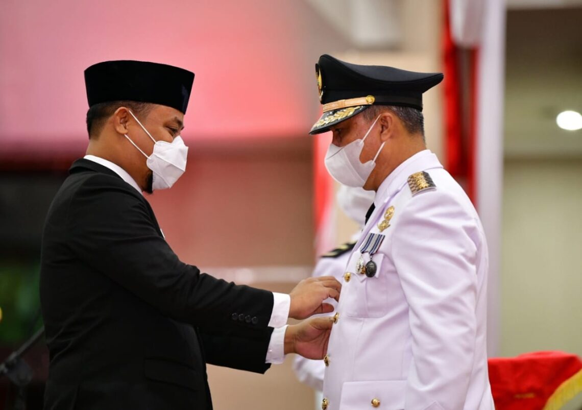 Andi Sudirman Sulaiman Lantik Budiman Sebagai Bupati Lutim