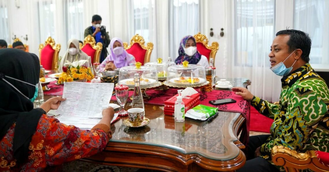 Dukung Pendataan Keluarga Tahun 2021, Plt Gubernur Minta Warga Berikan Data Akurat 2 Dukung Pendataan Keluarga Tahun 2021, Plt Gubernur Minta Warga Berikan Data Akurat