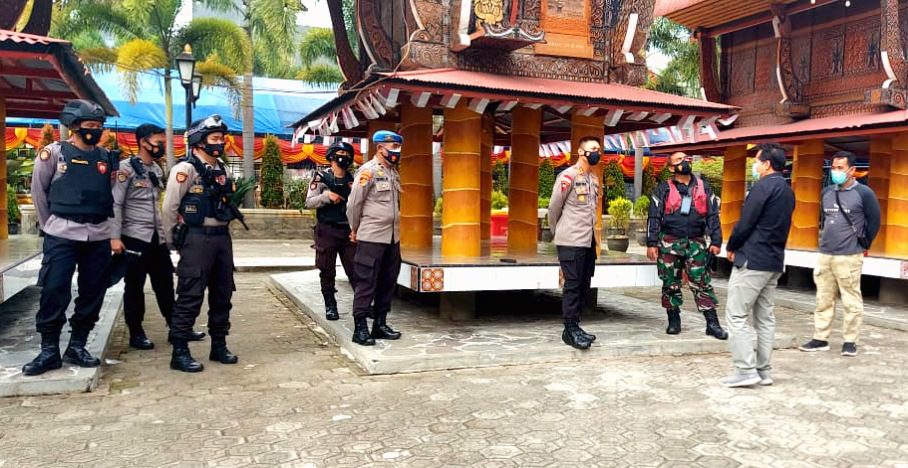 Ibadah Jumat Agung, Kapolres dan Dandim Tana Toraja Lakukan Patroli Pengamanan