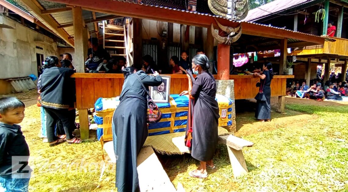 Tiba di Toraja, Jenazah Korban Penembakan di Papua di Sambut Tangis Histeris Keluarga