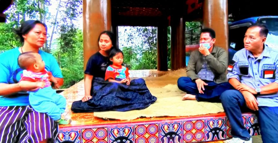 Plt Gubernur Sulsel Beri Santunan Kepada Keluarga Korban KKB Papua di Toraja