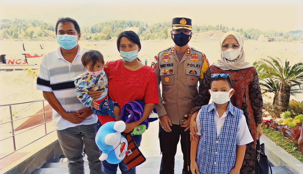 Diinisiasi Kapolres, Aura, Bocah Penderita Kanker Mata Akan Jalani Perawatan di RS. Bhayangkara 3 Diinisiasi Kapolres, Aura, Bocah Penderita Kanker Mata Akan Jalani Perawatan di RS. Bhayangkara