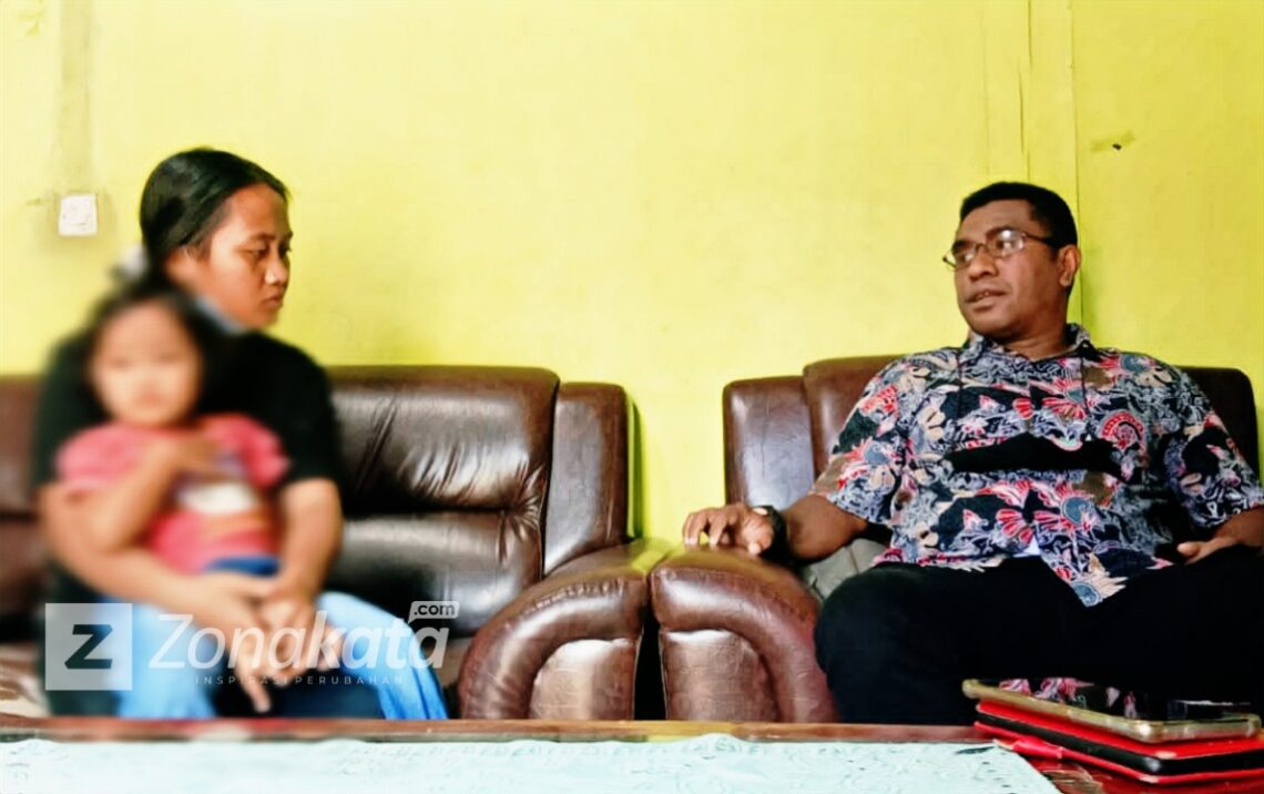Ketua Manggala Trikora Papua Sambangi Istri Korban KKB di Toraja Utara