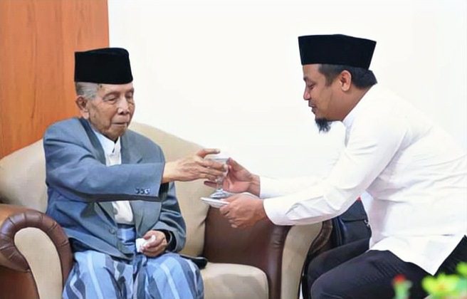 Duka Mendalam Meninggalnya AGH Sanusi Baco, Plt Gubernur: Beliau Sosok Teladan
