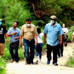 Tinjau Air Terjun Sarambu Assing, Wabup Zadrak Prihatin Dengan Fasilitas Yang Ada