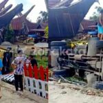 Dump Truck Terbalik Seruduk Pagar Rumah Warga di Sereale Toraja Utara