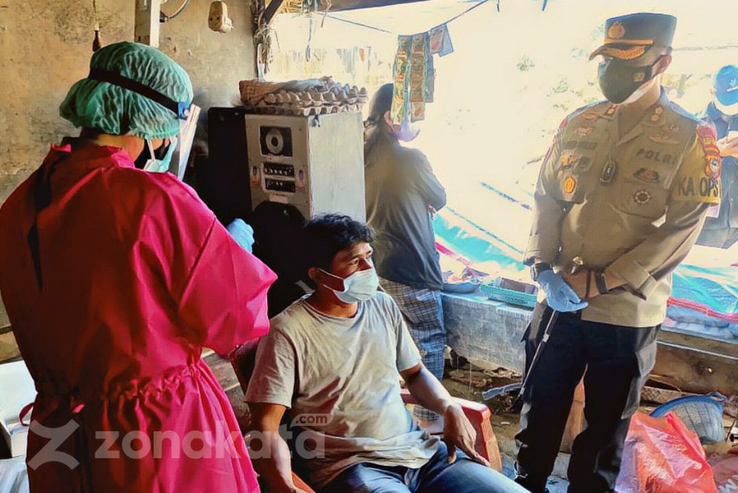 Turun Cek Aktivitas di Pasar Rembon, Sejumlah Pedagang di Swab Antigen
