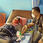 Kisah Haru Kalem Bertato Bantu Seorang Ibu Penderita Tumor Hidung Yang Hidup Sebatang Kara