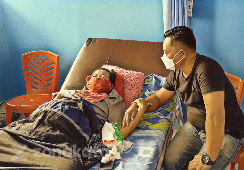 Kisah Haru Kalem Bertato Bantu Seorang Ibu Penderita Tumor Hidung Yang Hidup Sebatang Kara