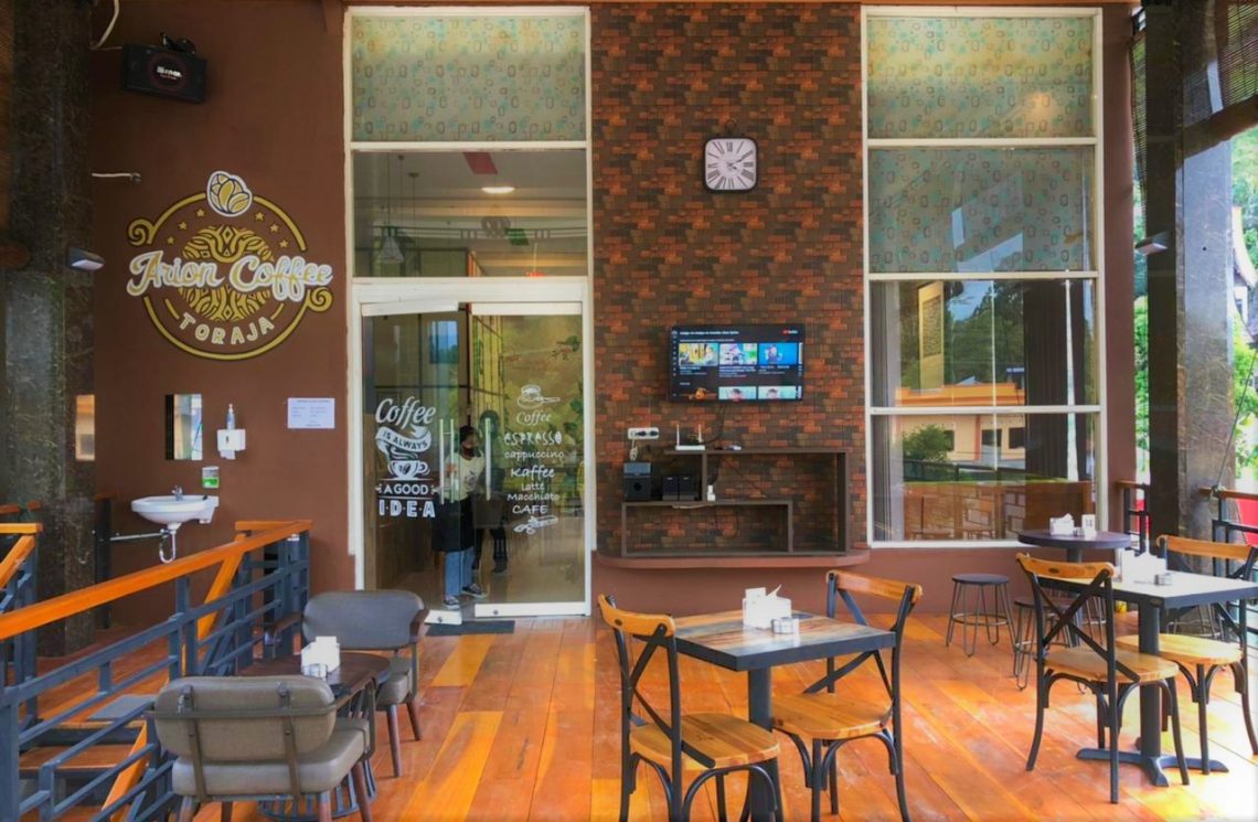 Ngopi, Makan Sambil Ngobrol di Arion Coffee Toraja Aja!