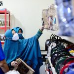 Naoemi Octarina Resmikan Galeri Jala Nirvana D’daun, Berbagai Jenis Fashion dari Bahan Ecoprint