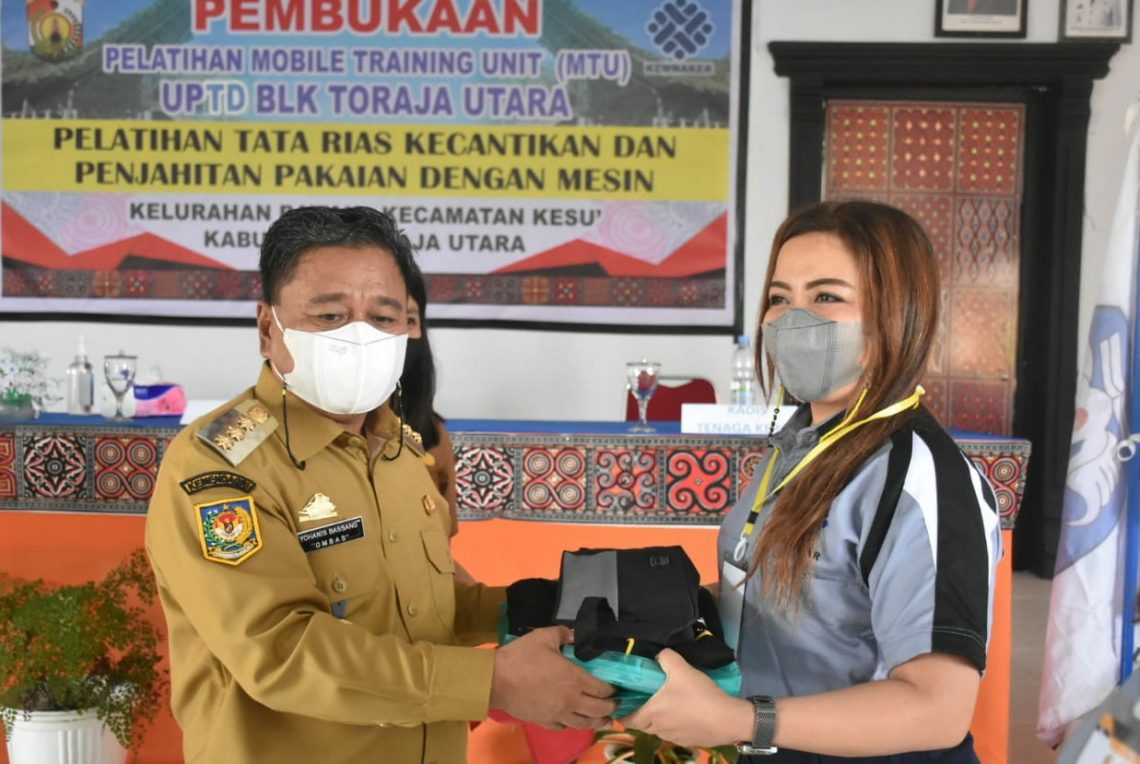 Pemkab Toraja Utara Gelar Pelatihan Tata Rias dan Menjahit Agar Warga Punya Penghasilan