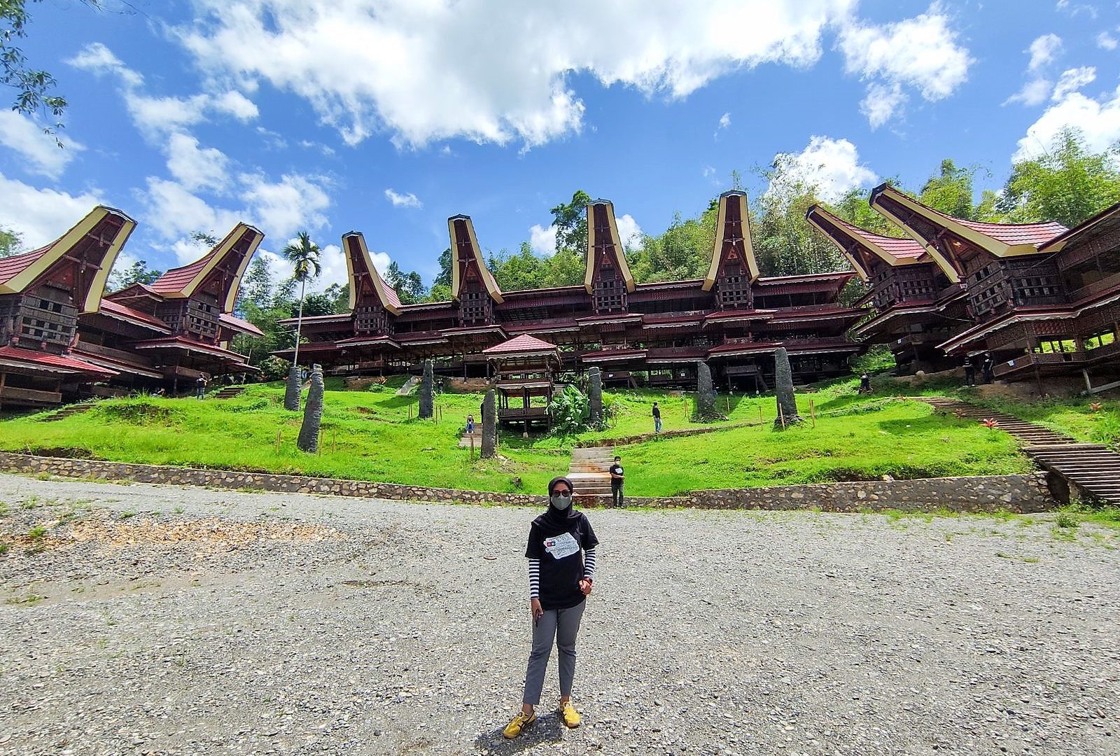 Disbudpar Toraja Utara dan Media Survei Potensi Wisata di Buntu Pempon 1 Disbudpar Toraja Utara dan Media Survei Potensi Wisata di Buntu Pempon