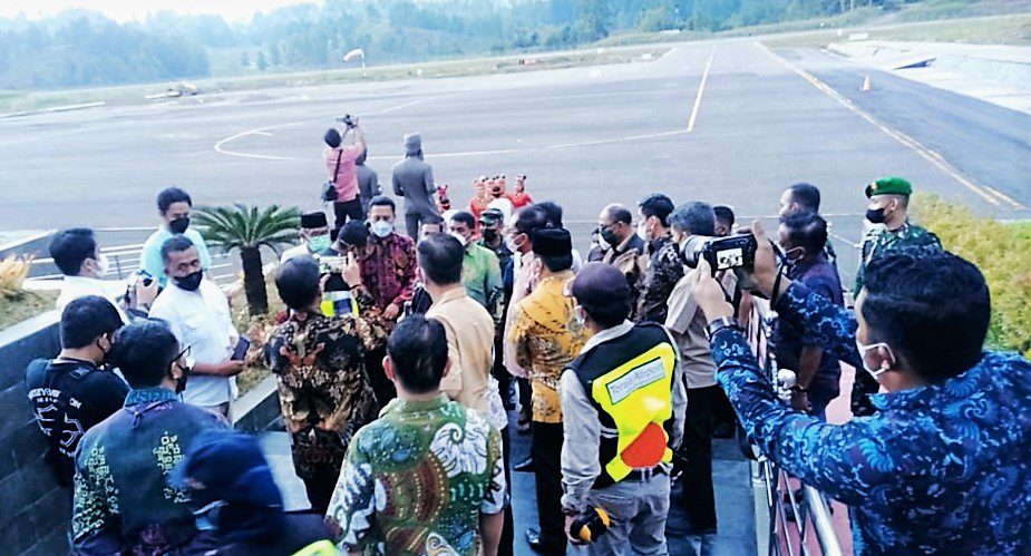 Cuaca Buruk, Kunjungan Menhan Prabowo ke Toraja Tertunda